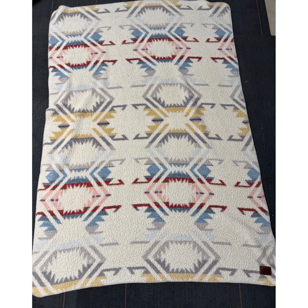 Pendleton Sherpa Throw Blanket Southwestern Aztec Fleece Ivory 52x80